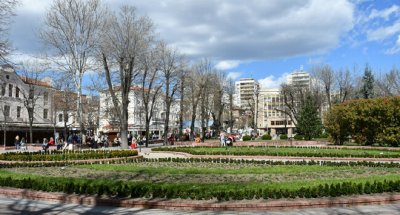 Кабинетът подарява 15 апартамента на Симеоновград