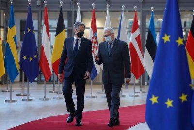 Външните министри на ЕС няма да обсъждат петролно ембарго на