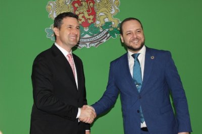 Министър Борислав Сандов и Барна Танжош министър на околната среда