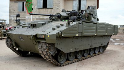 Великобритания подготвя планове за изпращане на бронирани машини на Украйна