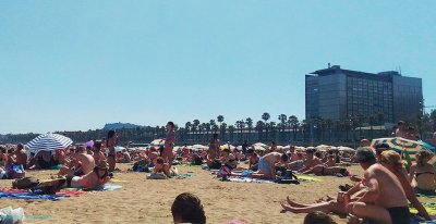 Властите в Барселона решиха да забранят пушенето на всички плажове