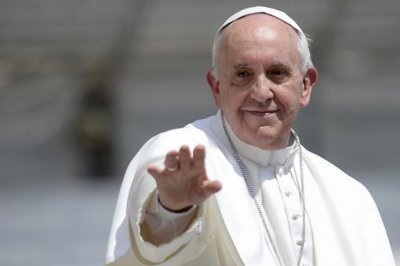 Папа Франциск обави че безумието на войната кара хората да