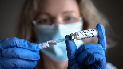 Наблюдаващият орган на ЕС по лекарствата одобри втора бустерна ваксина