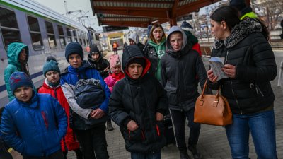 Родителите на седем украински деца в начален и прогимназиален етап