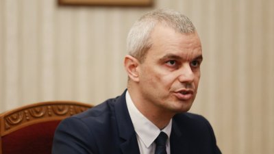 Костадинов напира за предсрочни избори