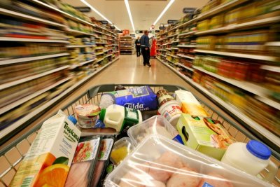 Българският потребител е традиционалист за когото цената на хранителните стоки