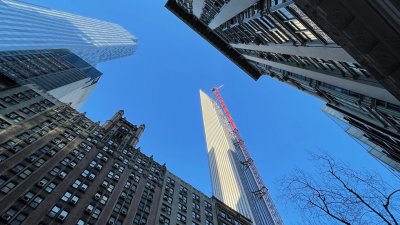 Приключи строежът на най-тънкия небостъргач в света