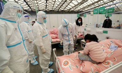 Китай изпрати в Шанхай над 40 000 здравни работници за борба с КОВИД-19