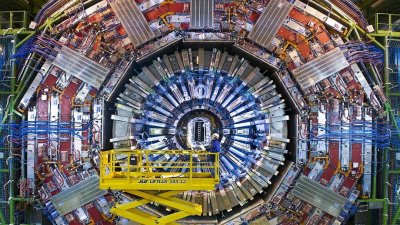 Европейският център за ядрени изследвания ЦЕРН възобнови работата на Големия
