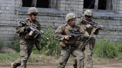 Въоръжените сили на Латвия обявиха в понеделник началото на съвместни