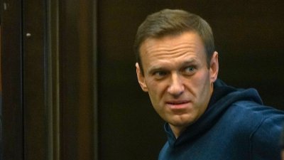 Навални призова французите да гласуват за Макрон