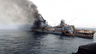 Дни след като крайцерът Москва потъна в Черно море Юлия Цивова отчаяно