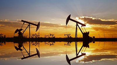 Фючърсите на петрола продължиха да спадат и в днешната търговия