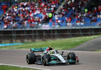 Седемкратният световен шампион във Формула 1 Люис Хамилтън завърши едва