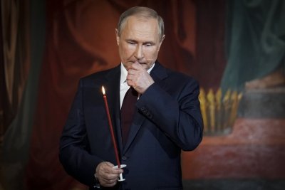 Руският президент Владимир Путин присъства на Великденската служба в московската