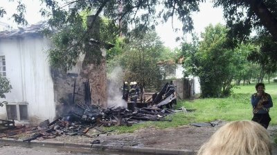 Фризьорски салон в Пловдив осъмна взривен и почти напълно унищожен