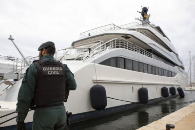Нидерландските митнически власти съобщиха че са задържали 20 яхти в
