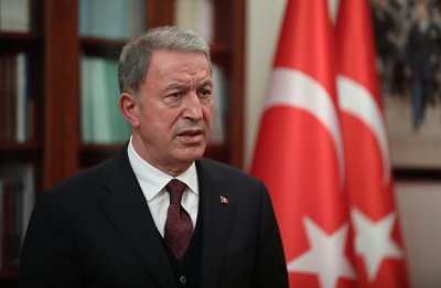Турският военен министър: Възможна е среща Путин-Зеленски скоро