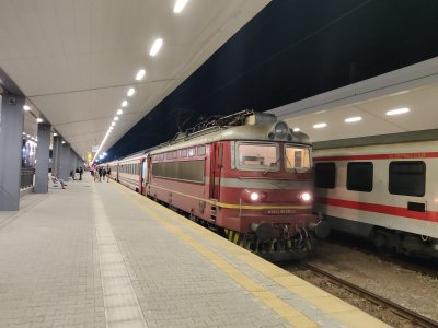 Oт днес 25 април се възстановява движението на международния влак