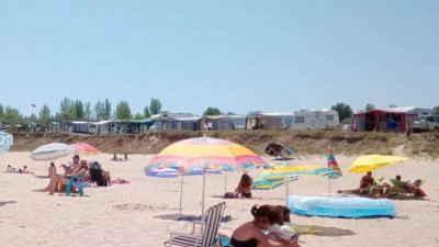 Румънските туристи буквално щурмуват нашите курорти за празниците Втори ден