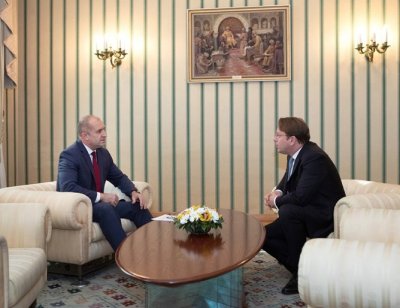 Президентът Румен Радев изрази на среща с еврокомисаря по съседството