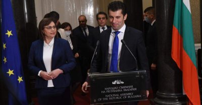 Корнелия Нинова хвърля оставка и започва да готви за предсрочни