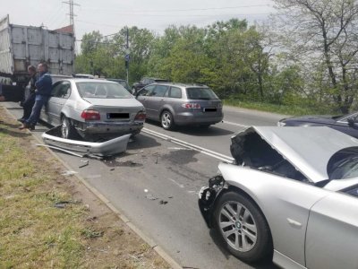 Пияница предизвика верижна катастрофа в Бургас (снимка)