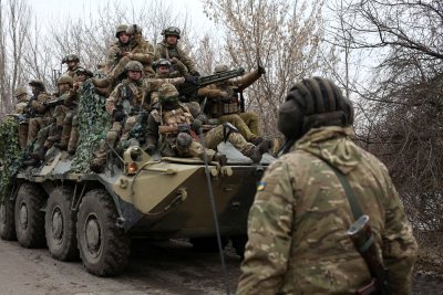 Украински военнослужещи са блокирали движението на най големия граничен пункт с