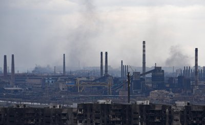 Русия е започнала отново да бомбардира "Азовстал"