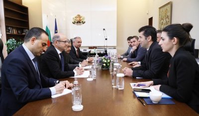 Петков се срещна с енергийния министър на Азербайджан