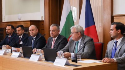 Румен Радев откри Чешко-български бизнес форум в Прага