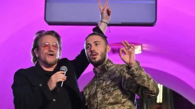 Солидарност: Боно и Едж пяха в киевското метро (ВИДЕО)
