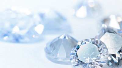 Скалата най големият бял диамант предлаган на търг беше продаден