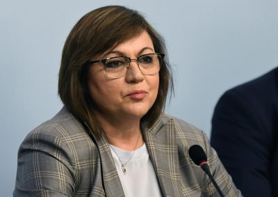 Вицепремиерът и министър на икономиката и индустрията Корнелия Нинова се