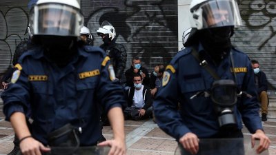 Българин арестуван в Гърция за трафик на хора