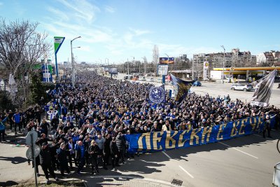 Националният клуб на привържениците на Левски организира шествие преди финала