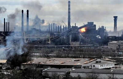 264 украински бойци бяха евакуирани от завода Азовстал в Мариупол