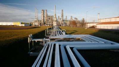 Германия спира вноса на руски петрол