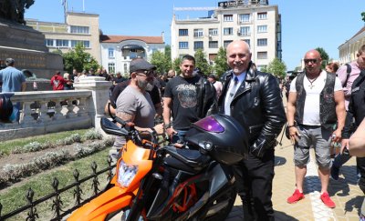 Николай Събев отиде с мотопед на протеста на мотористите (СНИМКИ)