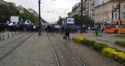 Точно в 08 00 ч започна блокадата на ключови места в