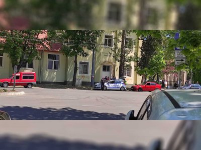 Опасни дрифтове на ученици на оживена улица в Бургас предизвикаха