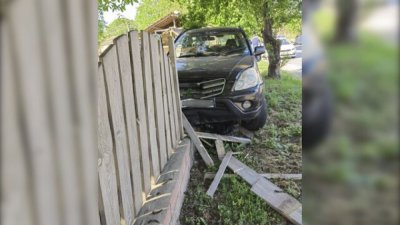 Пияният лекар който блъсна жена и събори ограда в плевенско