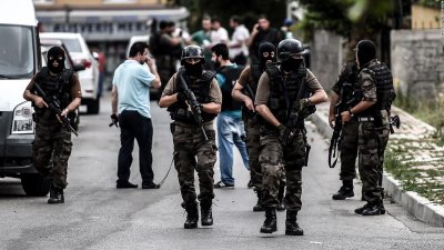 Турските сили за сигурност са задържали днес терорист камикадзе който е