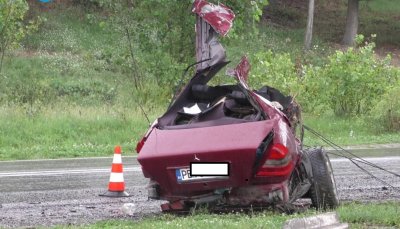 Затруднено е движението по главен път Пловдив Карлово заради тежка катастрофа