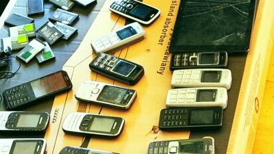 Седем мъже свързани с извършването на телефонни измами в България и