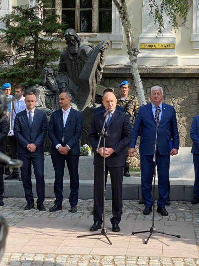 Драконовски мерки за сигурност посрещнаха президента Румен Радев в Пловдив