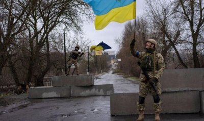 Украйна удължи военното положение