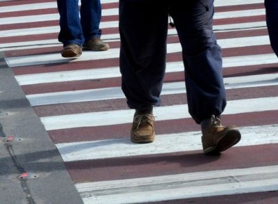 Шофьор от Петрич блъсна мъж пресичащ на пешеходна пътека В следобедните
