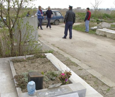 Задържаният траурен агент е признал за 50 незаконни погребения край София
