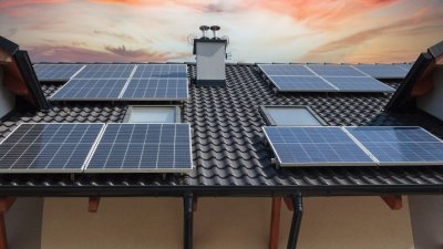 Фотоволтаици слънчеви панели върху 24 сгради нейна собственост ще монтира